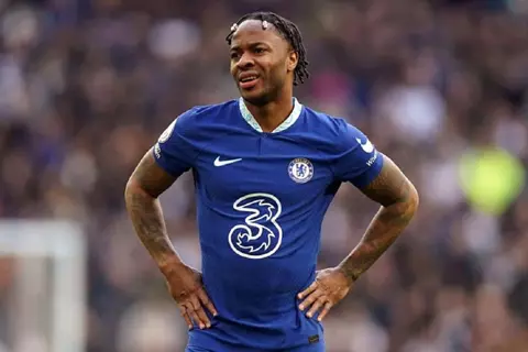 رغم استبعاده مع تشيلسي.. سترلينج رفض ناديين في دوري أبطال أوروبا